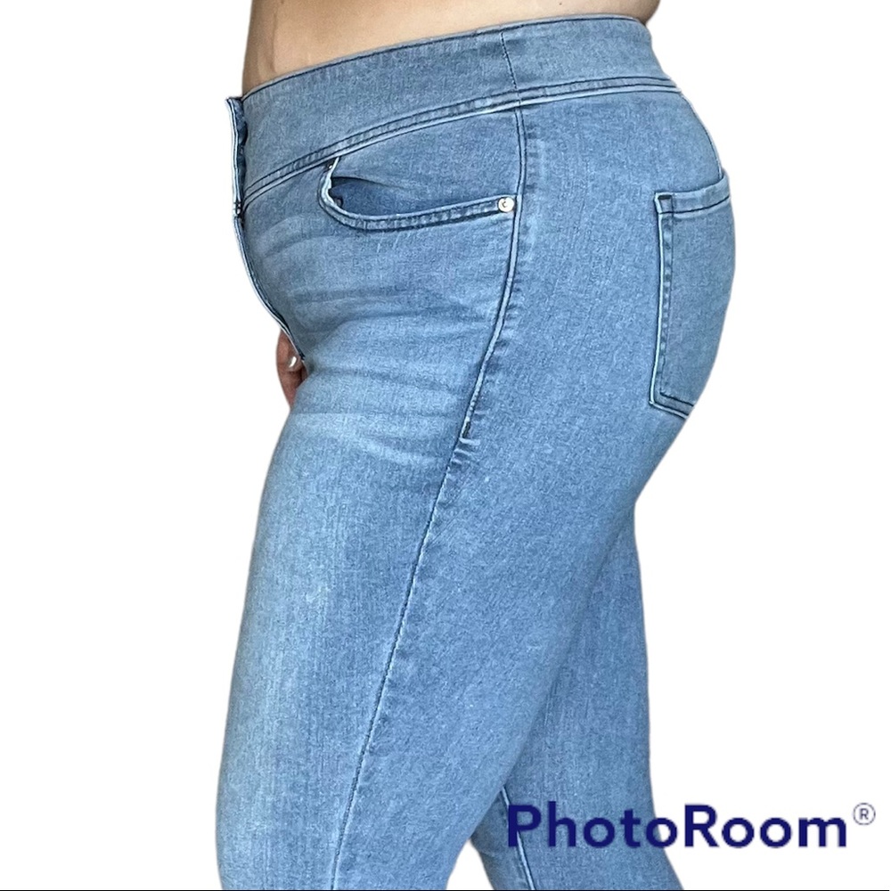 Lane Bryant Flex Magic Waistband High-Rise Jegging size 16